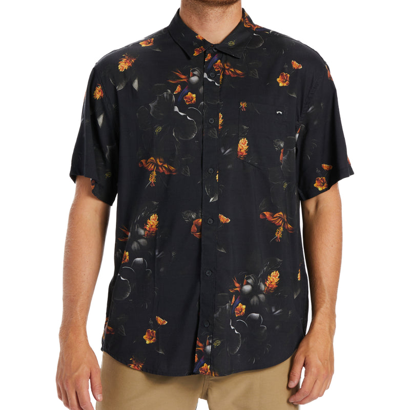 Load image into Gallery viewer, Billabong Kamea Sundays Short Sleeve Button Up Shirt
