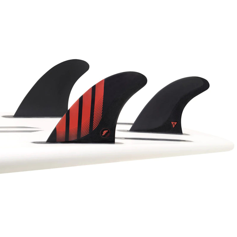 Load image into Gallery viewer, Futures Fins P8 Alpha Tri Fin Set - Carbon/Red
