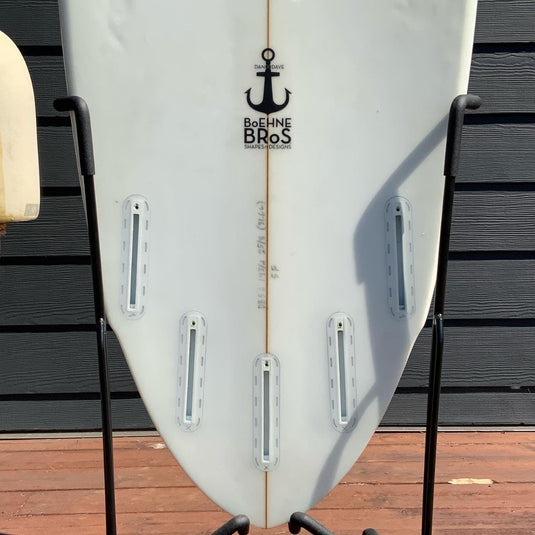 Infinity Surf 5F 5'6 x 19 ¾ x 2 ⅝ Surfboard • USED