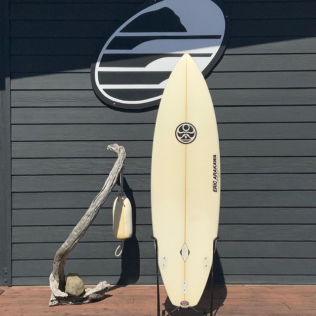 Load image into Gallery viewer, Arakawa Bandit 6&#39;1 x 19 ½ x 2 7/16 Surfboard • USED
