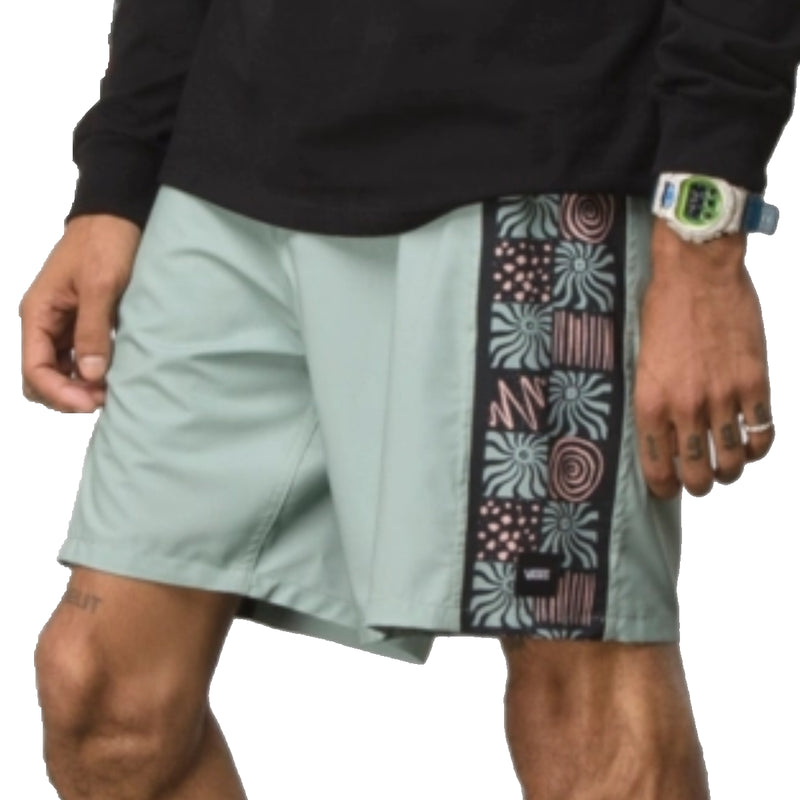 Load image into Gallery viewer, Vans Sidelines 18&quot; Boardshorts
